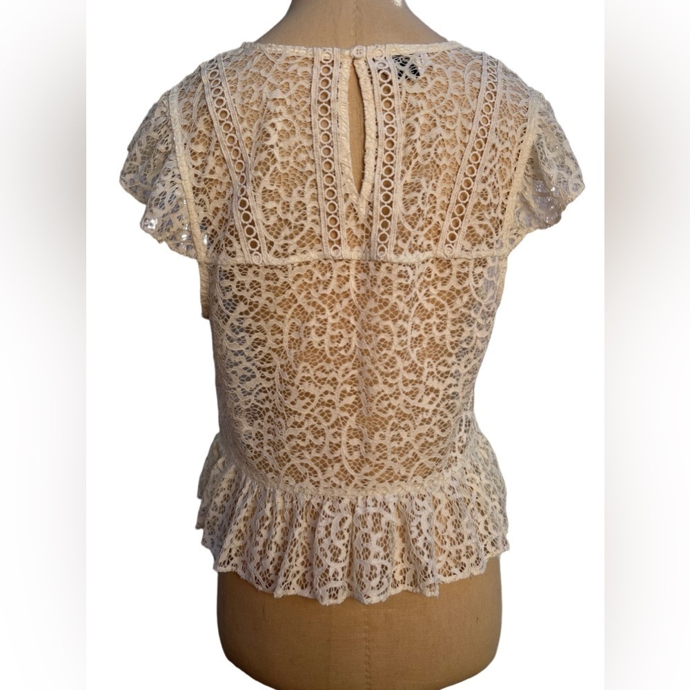 bebe Lace Ruffle Blouse Size Medium - Picture 4 of 9